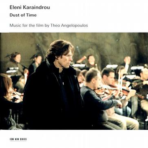 美女扒开尿口无遮挡教师厕所
